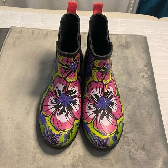 Cougar rain boots, size 8 - Picture 1 of 7